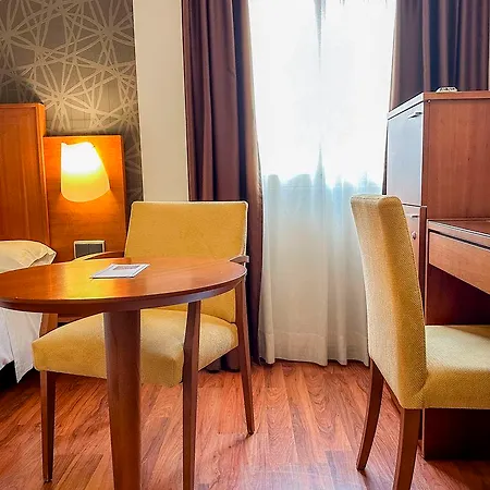 Hotel Nuevo Torreluz 4*