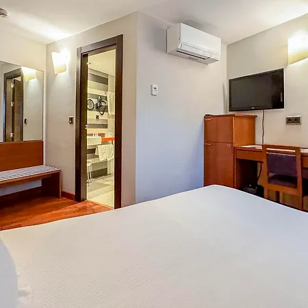 Hotel Nuevo Torreluz