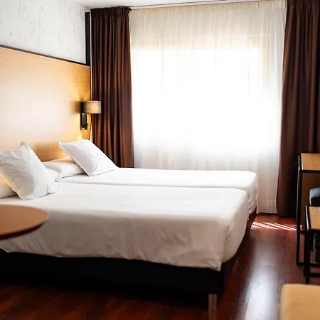 Hotel Nuevo Torreluz 4*
